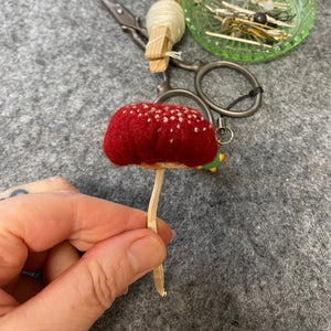 Toadstool wet/dry felting kit