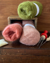Load image into Gallery viewer, 100% wool mini felt batts (wool roving) single colours