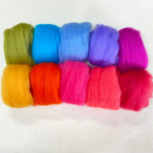 Load image into Gallery viewer, 100% Corriedale wool roving starter packs