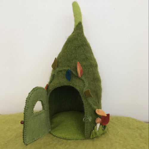 Fairy Pod House-Woodlands with tools