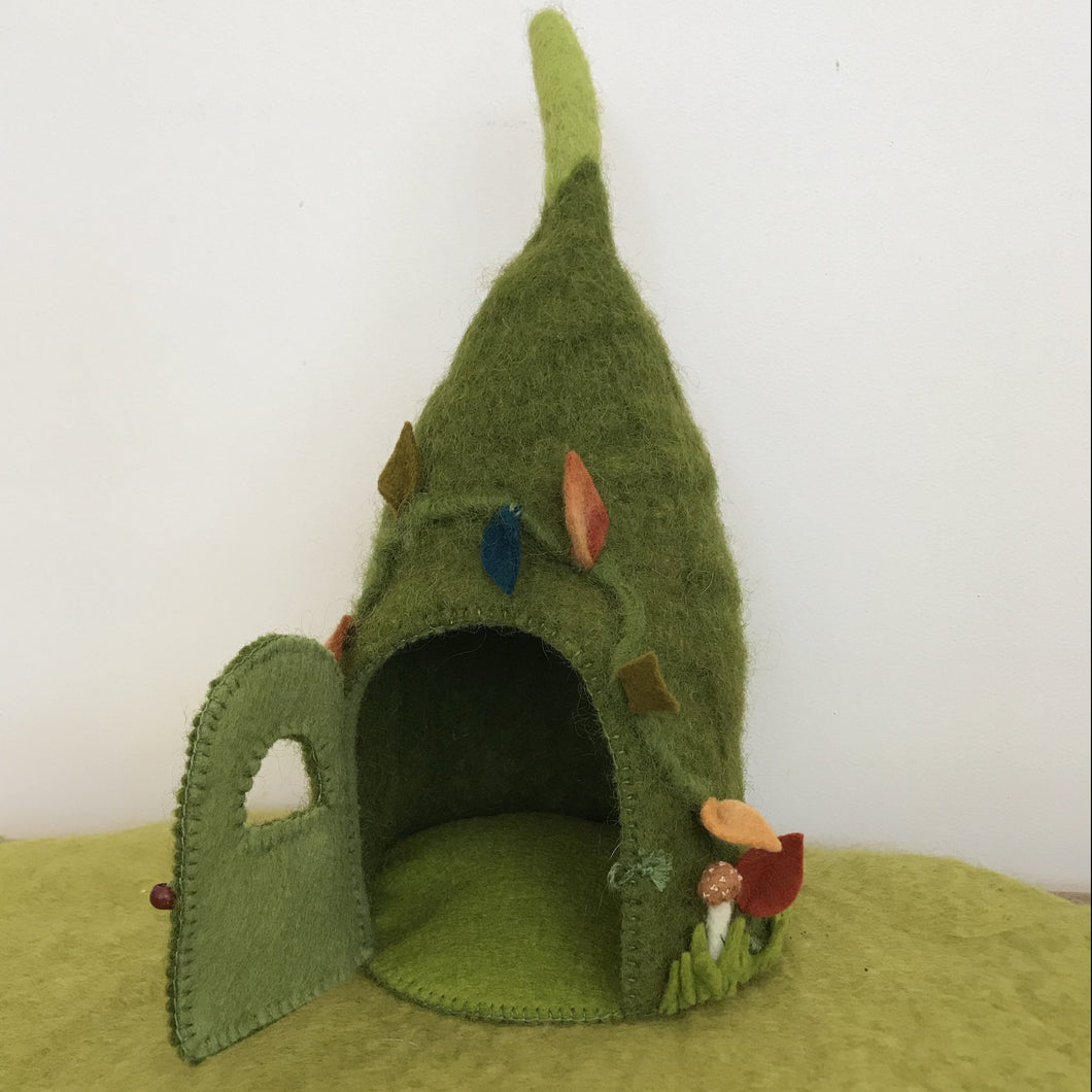 Fairy Pod House-Woodlands with tools