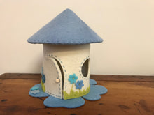 Load image into Gallery viewer, Simple felt house kit