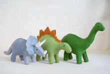 Load image into Gallery viewer, Brontosaurus dinosaur kit