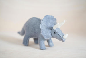 Triceratops dinosaur kit