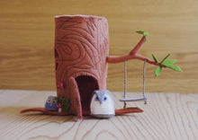 Load image into Gallery viewer, Stump house with 1 owl kit