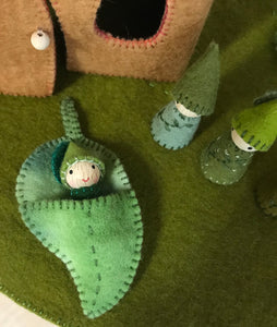 Australian gum-nut babies with leaf pouch kit