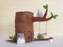 Load image into Gallery viewer, Stump house with 1 owl kit