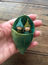 Load image into Gallery viewer, Twin gumnut babies