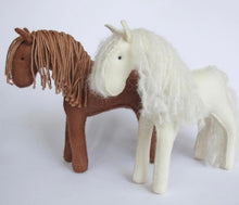 Load image into Gallery viewer, Felt horse or unicorn / pony kits