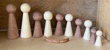 Load image into Gallery viewer, Wooden peg dolls